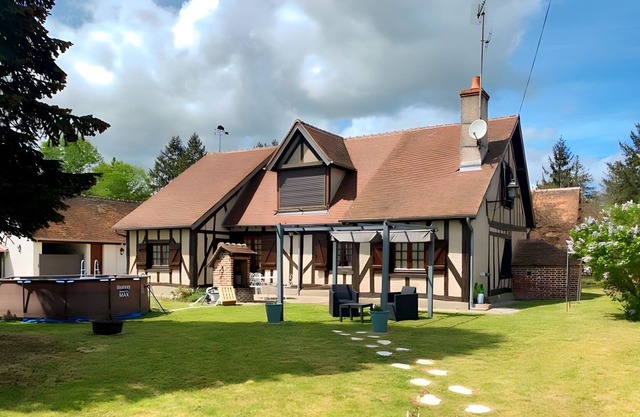 Charming private cottage of 6P 3CH3SDB Jacuzzi & swimming pool Sologne Orléans Beauval