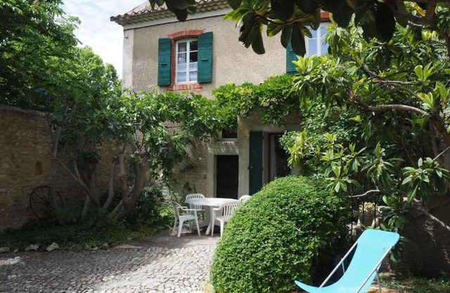 Charming Provençal holiday home with garden