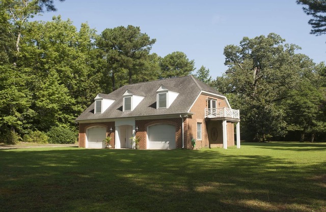 Charming Quiet Retreat on North River in Historic Gloucester, Virginia
