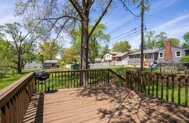 Charming Retreat in Overland Park: Your Perfect Short-Term Getaway in Kansas