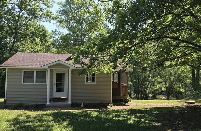 Charming Riverside Cottage on 5 Acres- Perfect for Couples & Nature Lovers