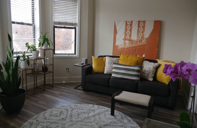 Charming second-floor apartment in Jersey City, close to Manhattan!