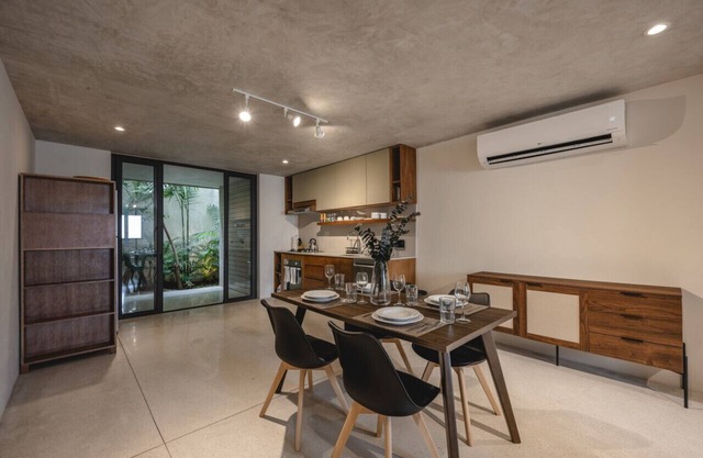 Charming single level apt w terrace and pool access