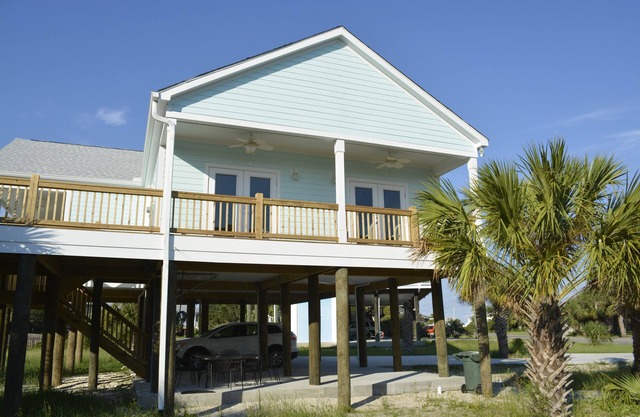 Charming Sound Side Beach Home