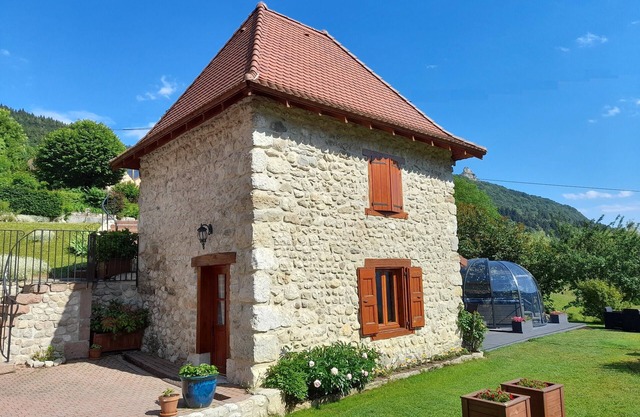 Charming stone cottage, outdoor SPA, panoramic view.