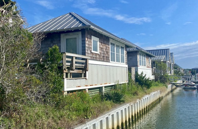 Charming Studio/Cottage in Marina BHI & Shoals Club Available