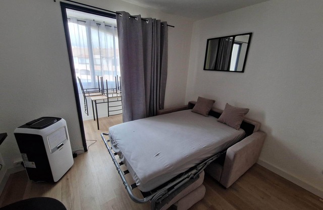 Charming T2 in residence close to the beach and all amenities