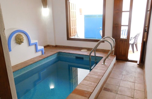Charming Townhouse with indoor pool