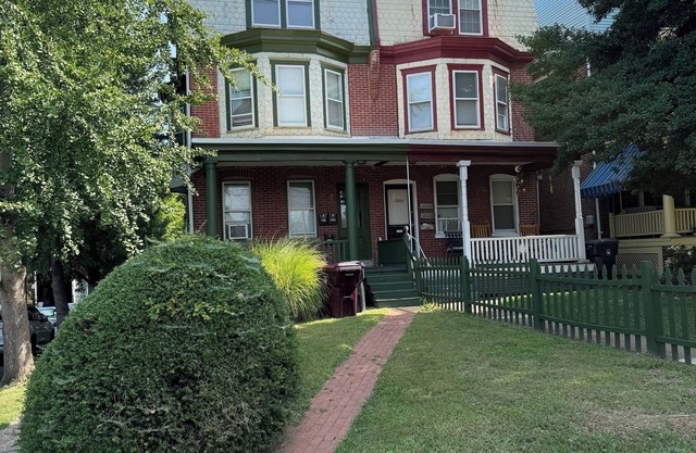 Charming Trolley Square 1-bedroom apartment