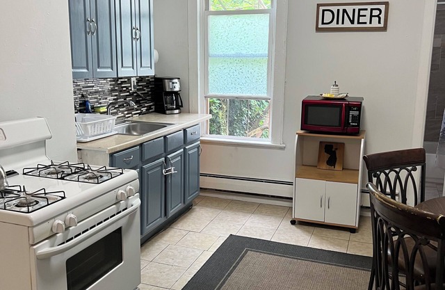 Charming two-bedroom minutes away from Liberty State Park and transportation.