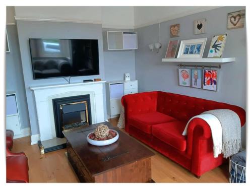 Charming villa in Ryde - Child friendly