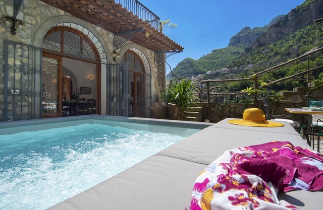 Charming villa the two sisters