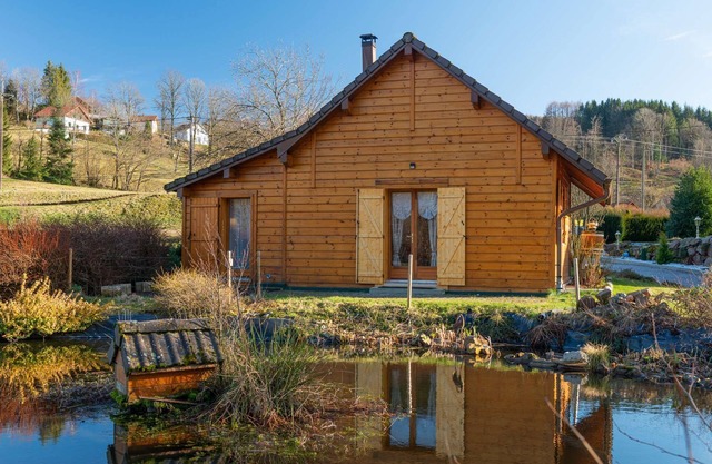 Charming waterside chalet La Zaubette