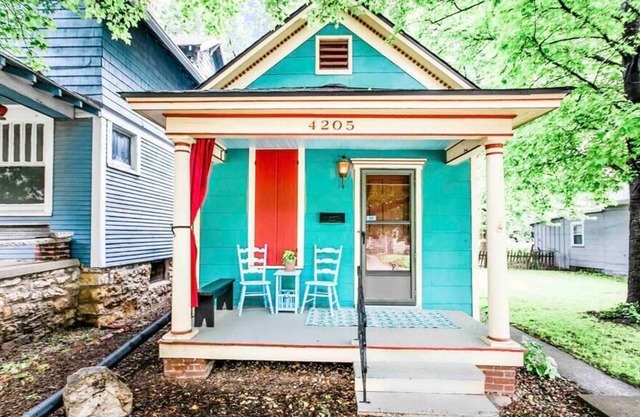 Charming Westport Cutie Pet Friendly