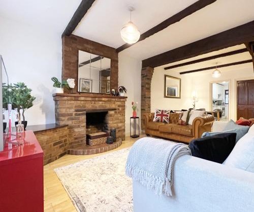 CHARMING WINDSOR COTTAGE, INCREDIBLE Location, Castle Doorstep