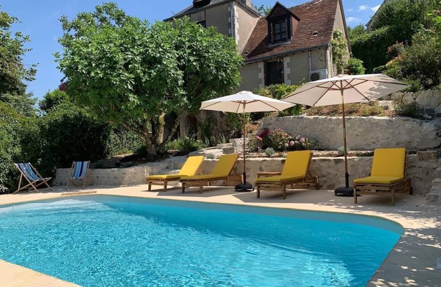 Charming Wine Makers Cottage . Amboise , Loire Valley , AC & SALT SWIMMING POOL!