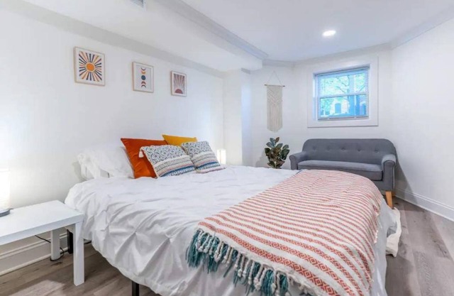 Charming Wrigleyville Home Close to the Cubs!