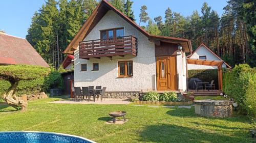 Chata Mareček - v lesní osadě u řeky Lužnice