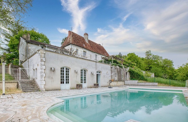 Château Barbadeau – Exceptional Stay with Private Pool in the Heart of Périgord