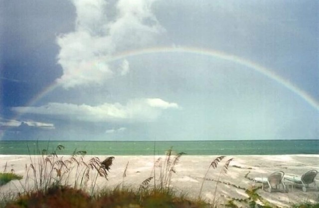Chateau Blanc Beautiful Captiva Beachfront Home Pet friendly ,