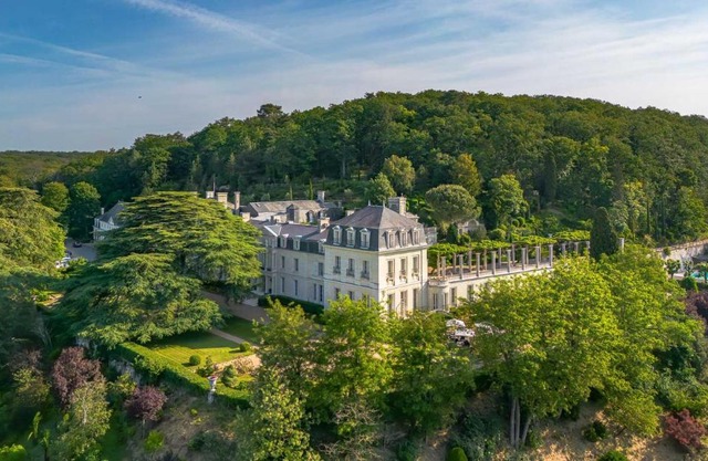 Chateau De Rochecotte