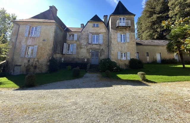 Chateau des Salettes Anoye Béarn