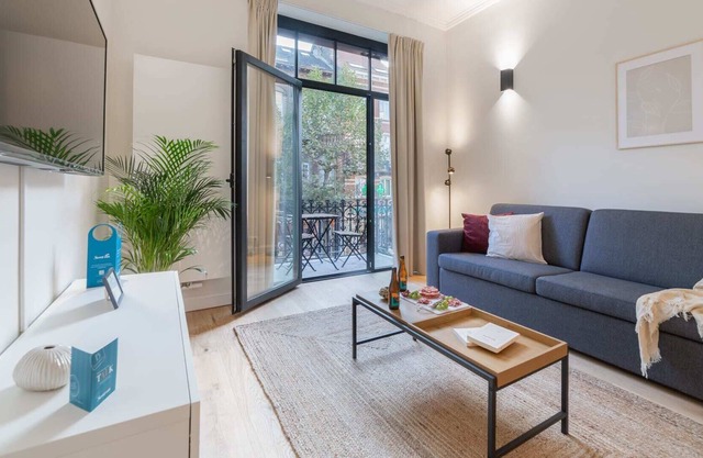 Chatelain V - One Bedroom Apartment, Sleeps 4