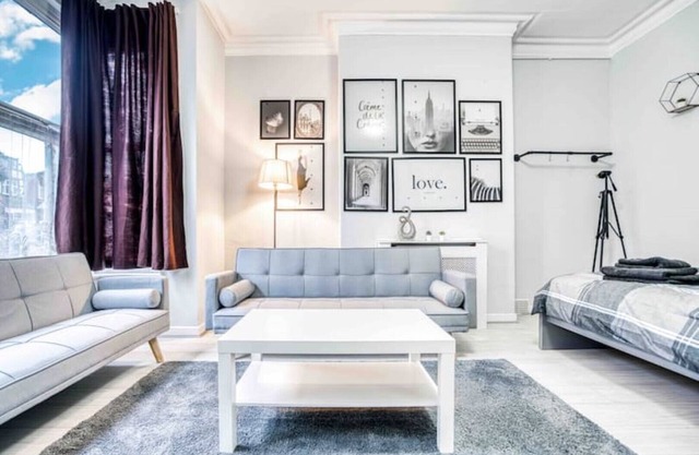 Cheerful Flat With Free Parking