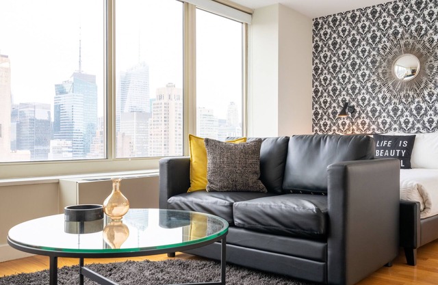 Chelsea Studio in Luxury Building with Views