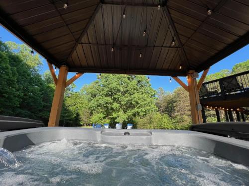 Cheval Circle Getaway Near Blue Ridge & Wine
