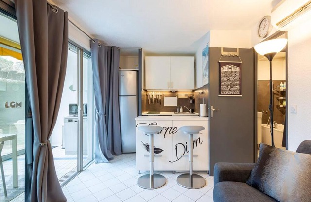 Chez Claude & Isabelle - Joli studio cabine climatisé avec parking et piscine