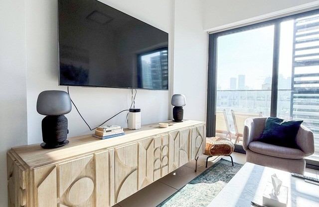 Chic 1-bedroom apartment with WiFi, AC in amazing Dubai