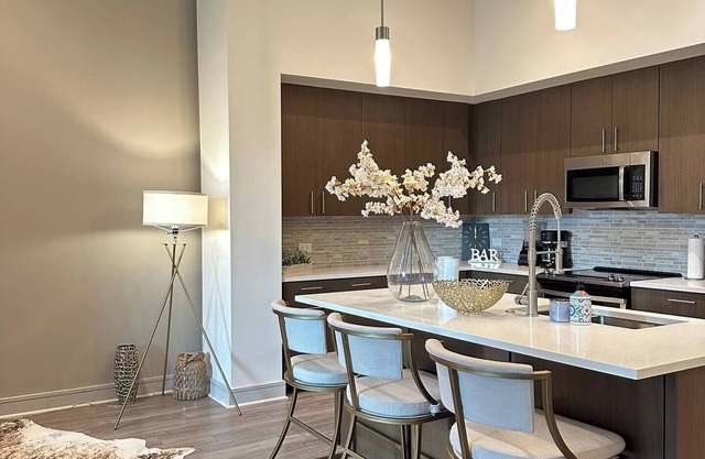 Chic 1100 SQ FT 1 Bedroom Midtown ATL