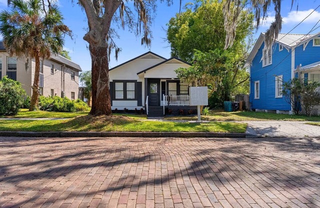 Chic 1BR Orlando Rental Kitchen & Fast Wi-Fi