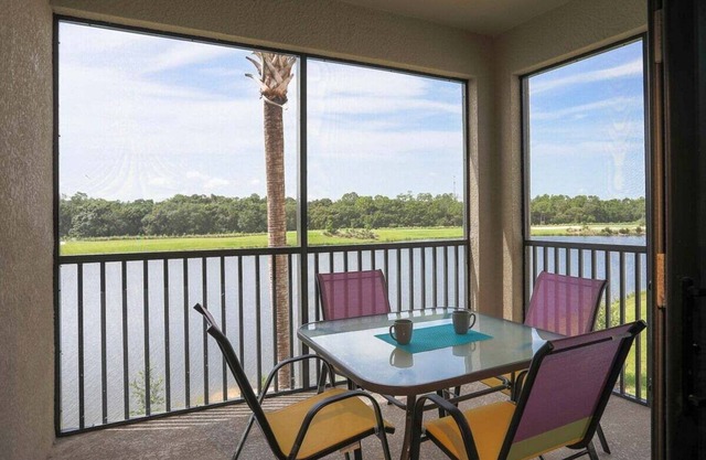 Chic 3 BR/2 BA condo With Golf Course Views - Heavenly Daze
