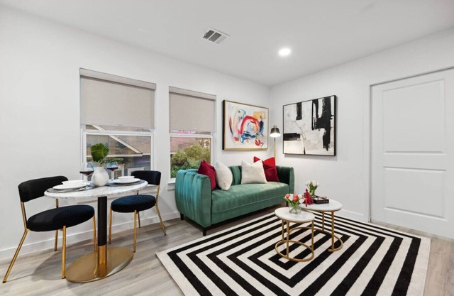 Chic ArtDeco King 1BR Apt-Bishop Arts Nr DT Dallas