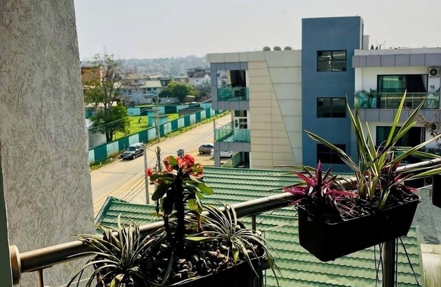 Chic & Clean 1bedroom apartment connected to ALEXA in cool Abidjan with AC, WiFi