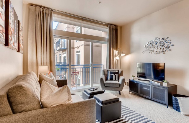 Chic Condo in the Heart of Seattle!