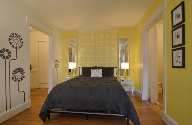 Chic flat. Trendy neighborhood. Walk to Pike Place Market.