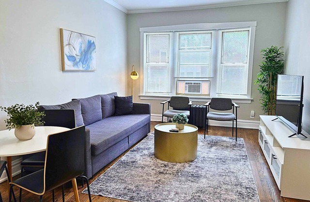 Chic & Fully Furnished 2BR Apt!