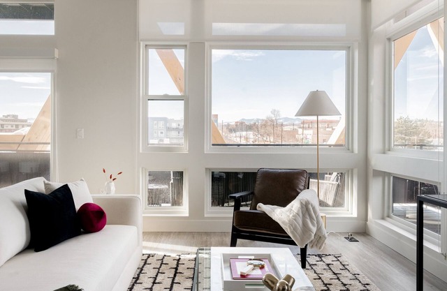 Chic Gallery Loft | Amazing Deck | Central LoHi