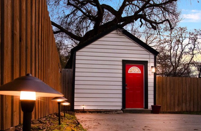 Chic Guesthouse Near Downtown | Stylish, Private & Cozy