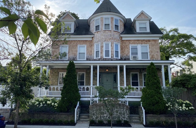 Chic Historic Victorian In The Heart Of Asbury Park - Walking Distance to Beach