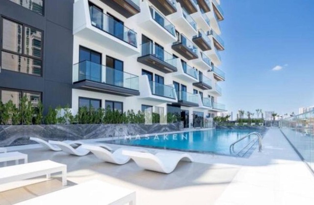 Chic Jvc 1br Balcony, Pool And Parking