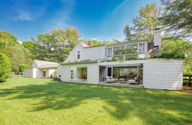Chic Modern Retreat In Wainscott