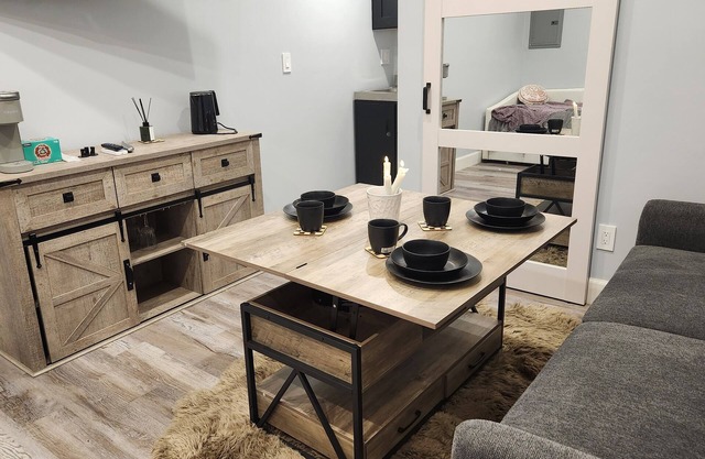 Chic, Modern studio with WiFi, AC and Washer/Dryer in enchanting Los Angeles