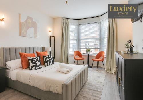 Chic & Stylish Studio City Centre Nr High St by Luxiety Stays