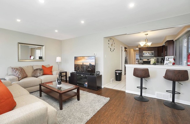 Chicago FHS Rental - Narragansett