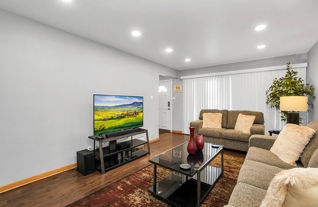 Chicago FHS Rental - W 64th St
