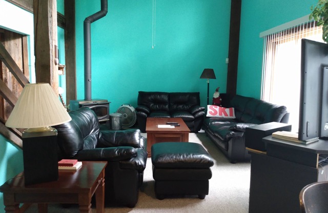 Chimney Hill resort mountain home w/clubhouse-heated pools, great lake & trails